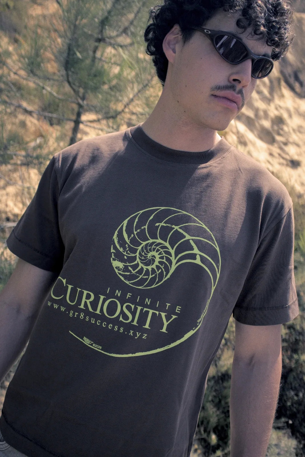 Curiosi-tee